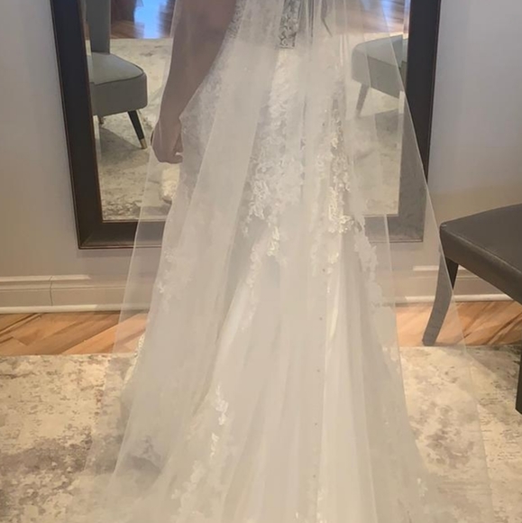 Weddind dress - Picture 2 of 4